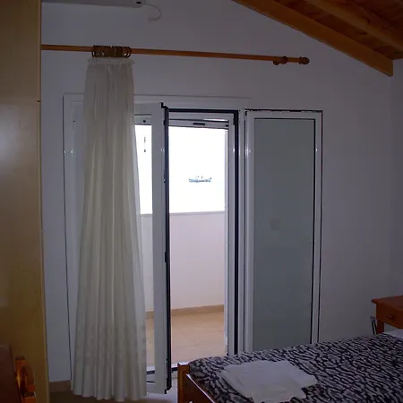 Likourgos Appartement Kávos